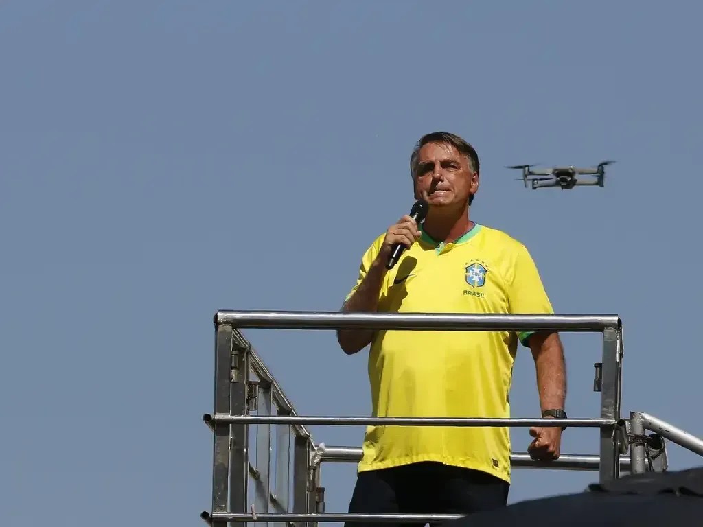 ‘No estágio atual, temos apenas a certeza do imenso custo fiscal’, diz Bolsonaro sobre reforma tributária