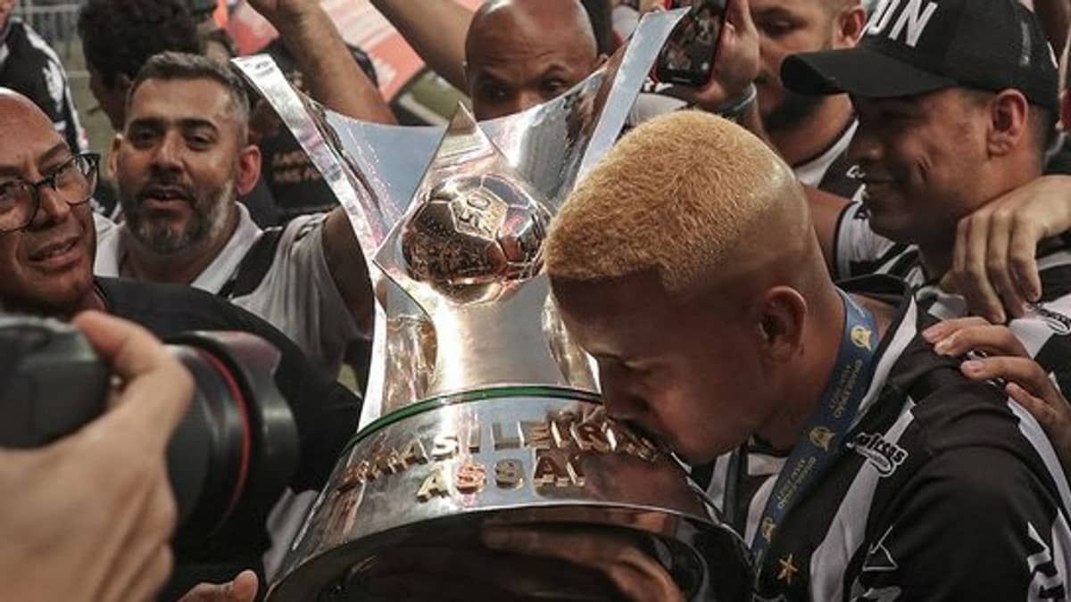 Atlético se despede de Jair, que está acertado com o Vasco da Gama