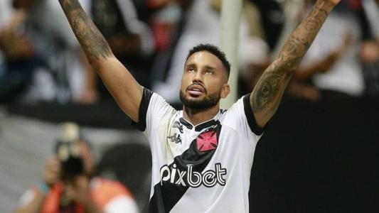 Jair é um dos pilares do meio de campo do Vasco