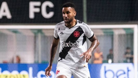 Jair em ação pelo Vasco