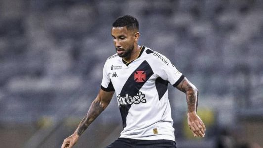 Jair em campo pelo Vasco contra o Cruzeiro
