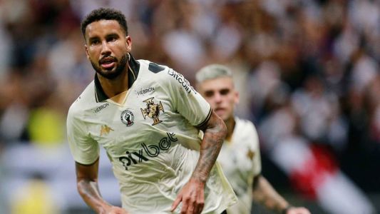 Jair foi vendido ao Vasco no início do ano por quase R$ 14 milhões