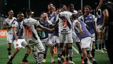 Jair marcou o gol da vitória vascaína aos 47 minutos do segundo tempo