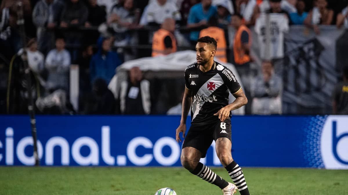 Vasco consegue efeito suspensivo e Jair poderá atuar contra o São Paulo