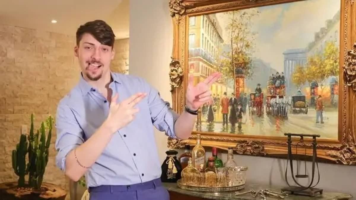 Filho de Bolsonaro nega à Polícia Civil envolvimento em fraudes de empresa investigada