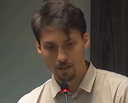 Eduardo Bolsonaro nos EUA: Jair Renan chora ao comentar decisão do irmão