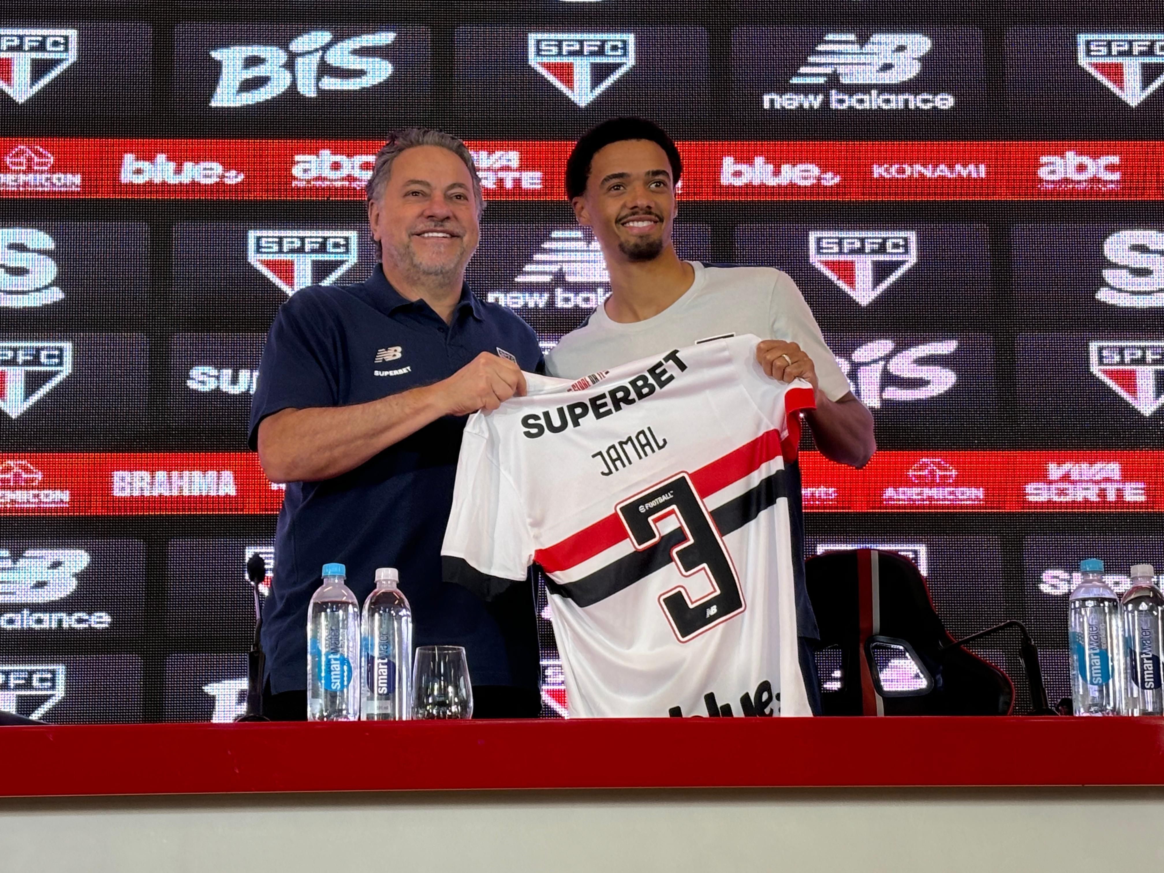 Jamal Lewis é apresentado no São Paulo e elege ex-Atlético como referência