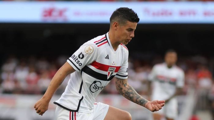 James Rodríguez atuou por 45 minutos neste sábado (19)