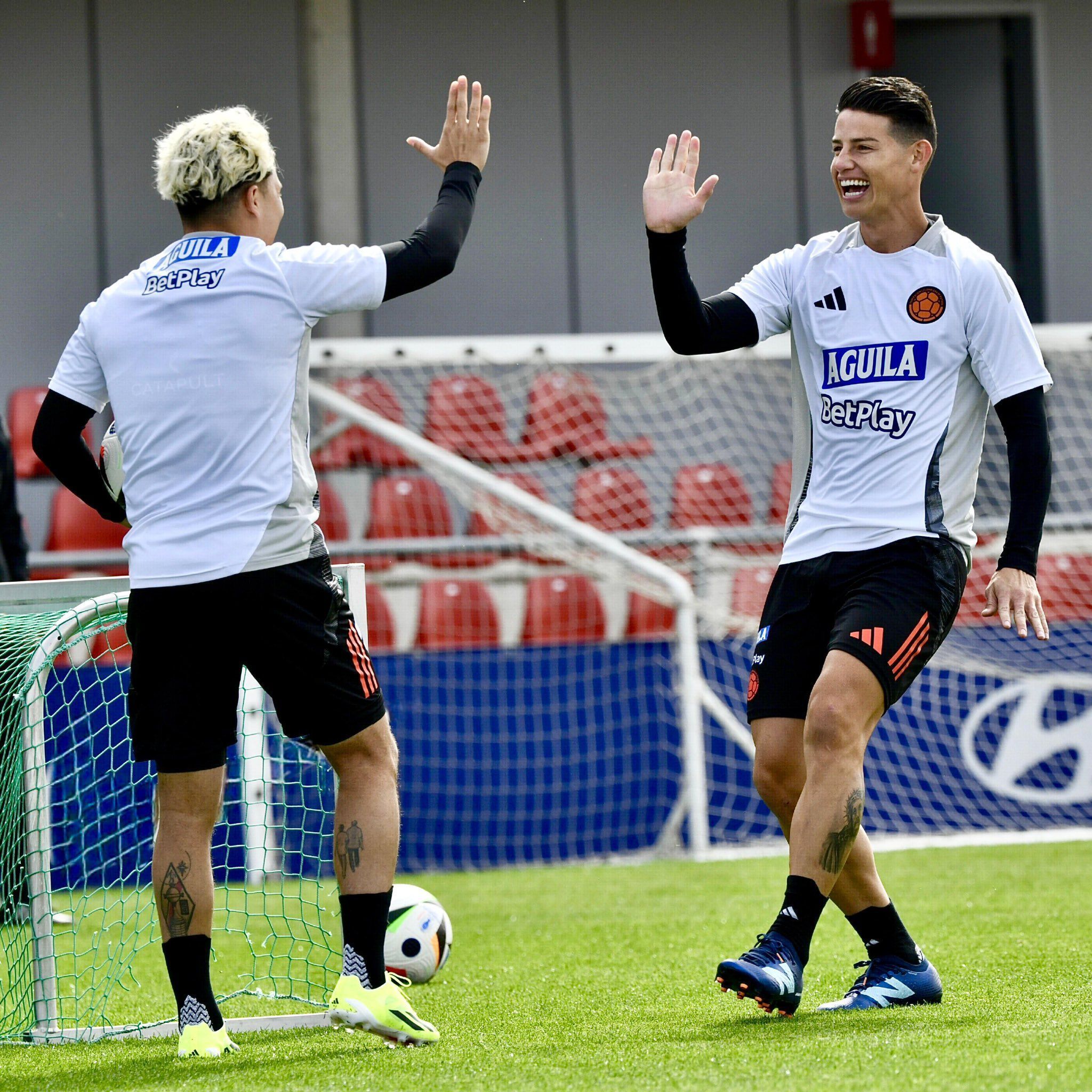 Técnico da Colômbia elogia James Rodríguez e alfineta São Paulo