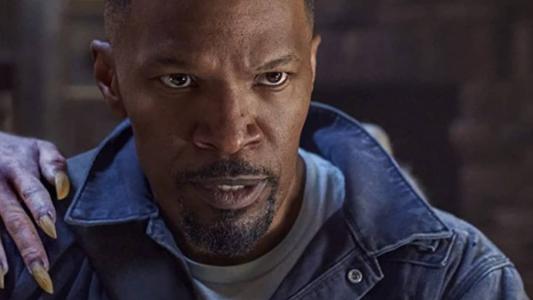 Jamie Foxx em "Dupla Jornada", filme da Netflix