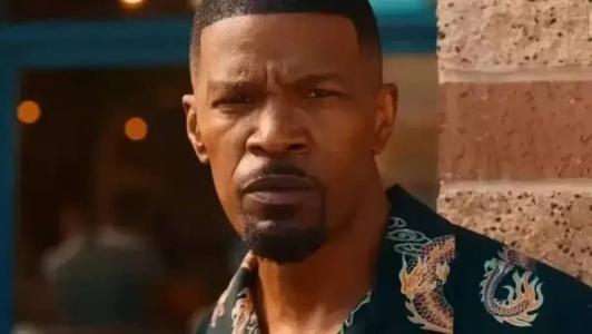 Jamie Foxx no filme 'Dupla Jornada' da Netflix