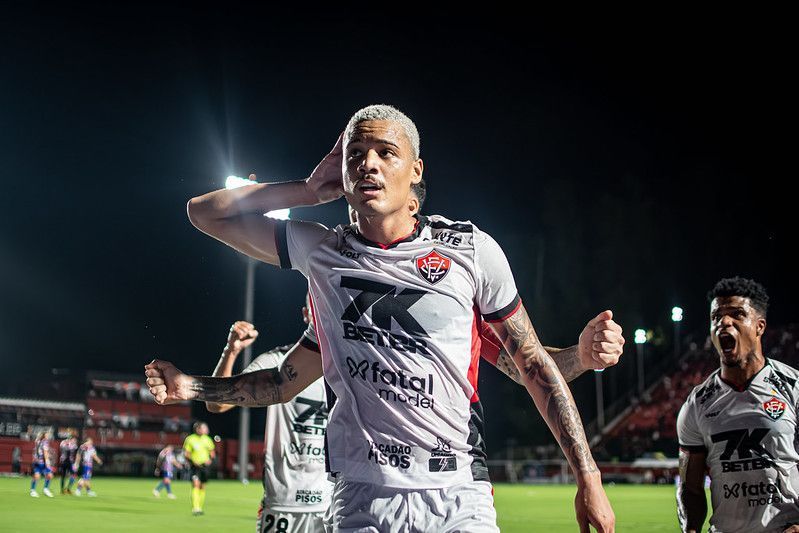 Clube da Turquia surge como favorito para contratar artilheiro do Vitória