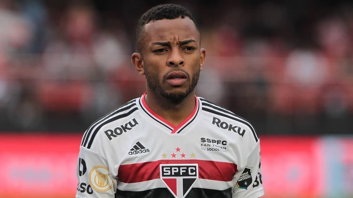 Janela russa fecha e São Paulo vê venda de Welington melar