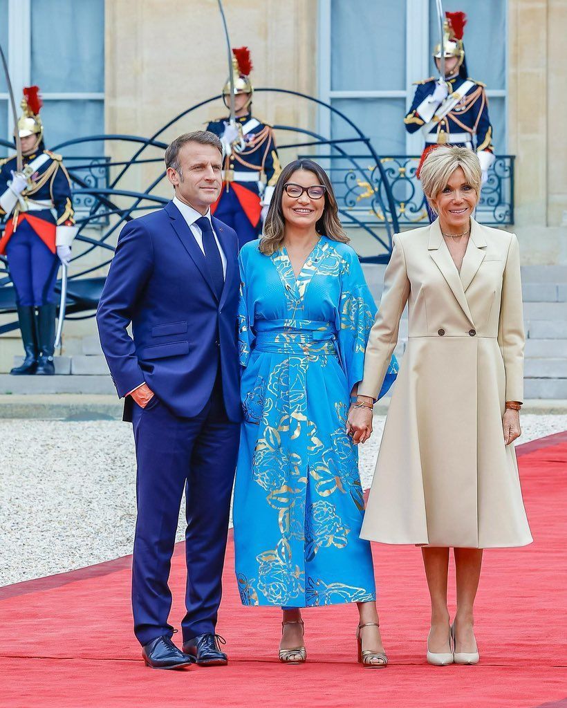 'Me sinto honrada', diz Janja ao ser recepcionada por Macron