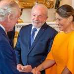 Janja explica significado de roupa usada na recepção da coroação de Rei Charles III