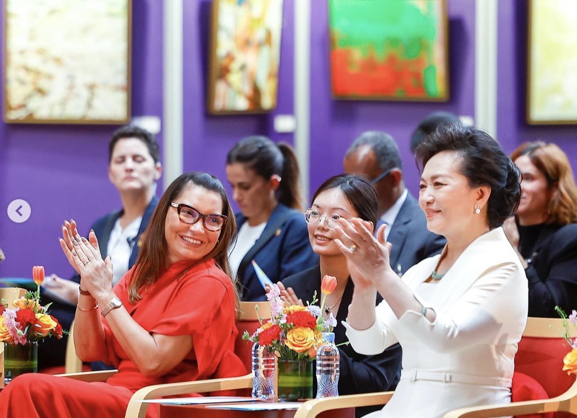 Na China, Janja foca em compromissos culturais em agenda paralela à de Lula