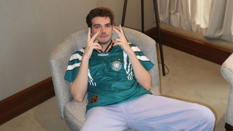 O que é 'Blokecore', tendência que insere camisas de time de futebol na moda