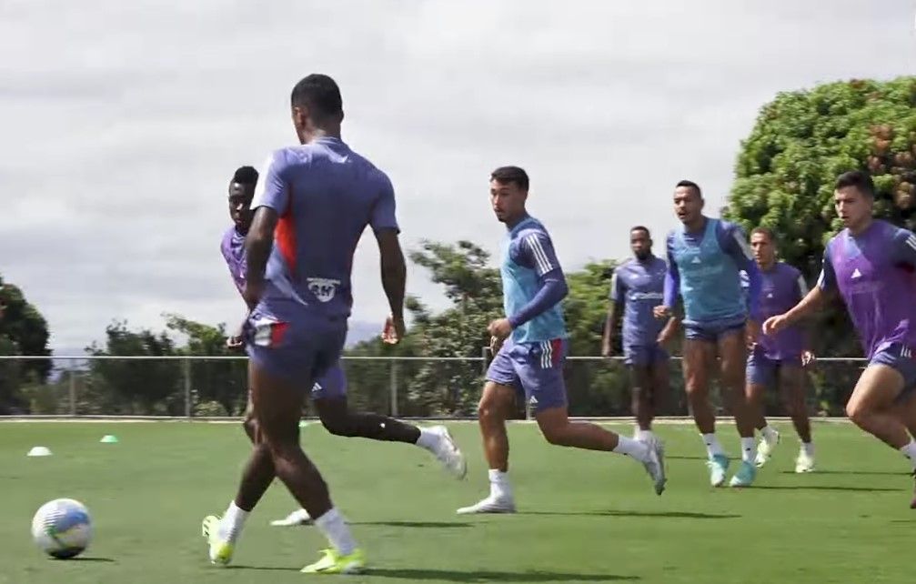 Com novidade, Cruzeiro encerra preparação para clássico contra o Atlético