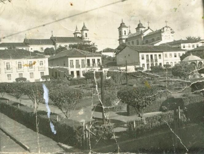 Editora UFOP lança livro “A Vida Social no Jardim de Mariana”, de Filipe Barboza