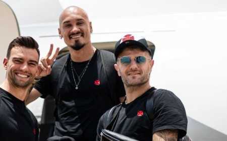 Maicon (centro) e Vegetti (direita) na época de Vasco