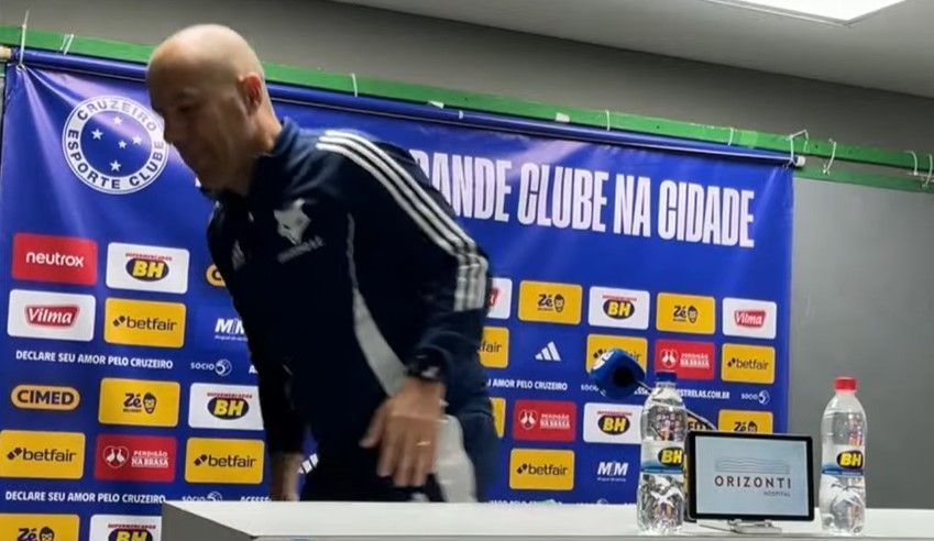 Cruzeiro: Jardim surpreende e abandona coletiva após detonar a arbitragem
