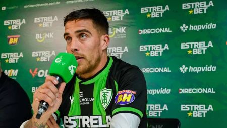 Javier Méndez foi apresentado nesta quarta-feira (26) como novo jogador do América