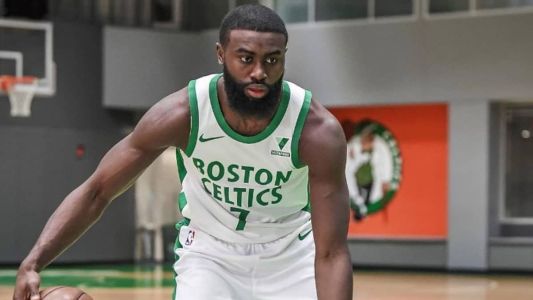 Jaylen Brown renovou com o Celtics