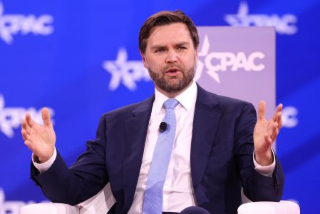 Foto mostra o senador J. D. Vance