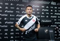 Atacante faz acusação, diz ter sido vítima de suborno no Vasco, e clube se pronuncia