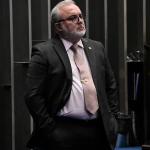 Senado pede explicações a presidente da Petrobras após mudança na política de preços