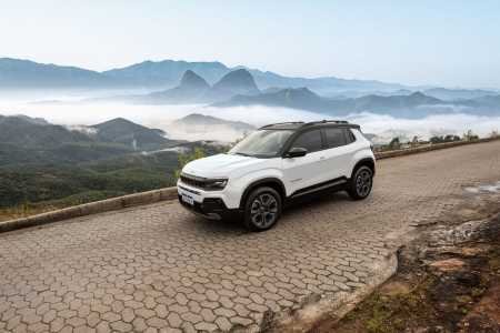 Jeep Avenger 2026 na cor branca