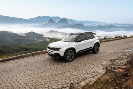 Jeep Avenger 2026 na cor branca