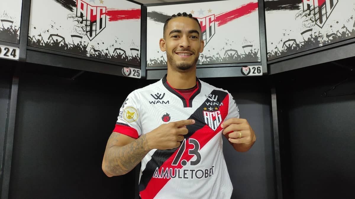 Vasco negocia com lateral do Atletico-GO; Dragão analisa oferta 