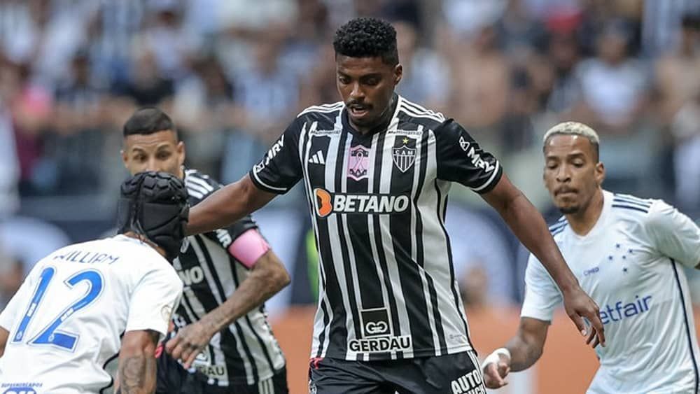 Vaiado pela torcida do Atlético, Jemerson explica gol contra no clássico