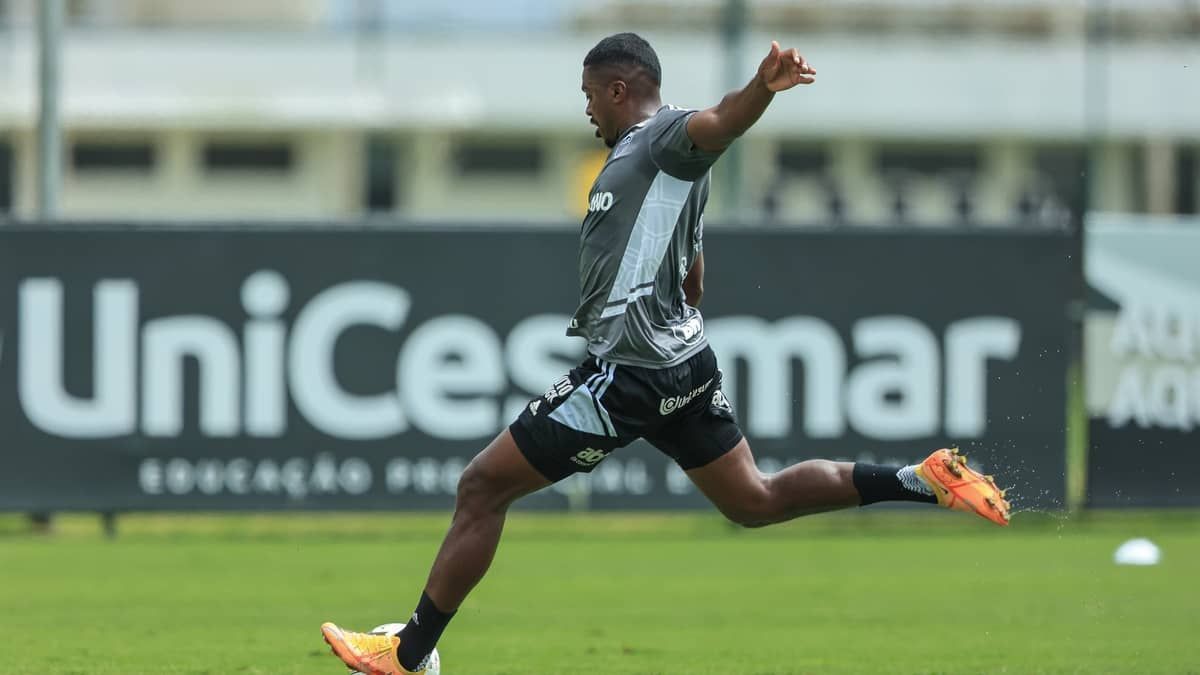 Jemerson destaca intensidade física do 'Atlético de Coudet', e põe técnico em Top 3