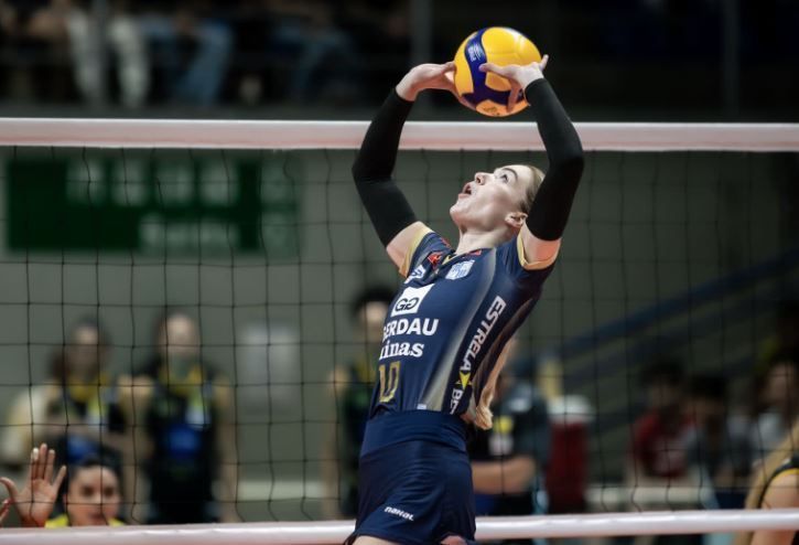 Lesão não deve tirar levantadora do Gerdau/Minas da Superliga; entenda tratamento