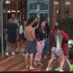 Agressão em A Fazenda 15? Peoas protagonizam briga pesada no reality