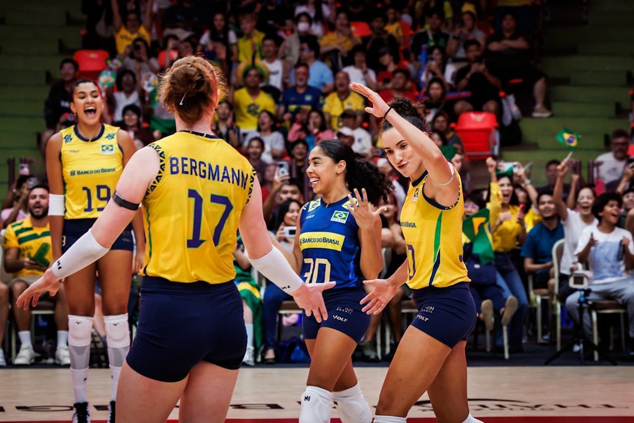Brasil reencontra França por vaga na semifinal do Mundial Feminino de Vôlei