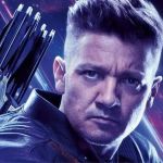 Ator que interpreta o 'Gavião Arqueiro', da Marvel, sofre acidente e é resgatado em estado 'crítico'