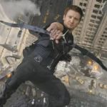 Jeremy Renner, de Gavião Arqueiro, pode abandonar atuação após acidente, diz site