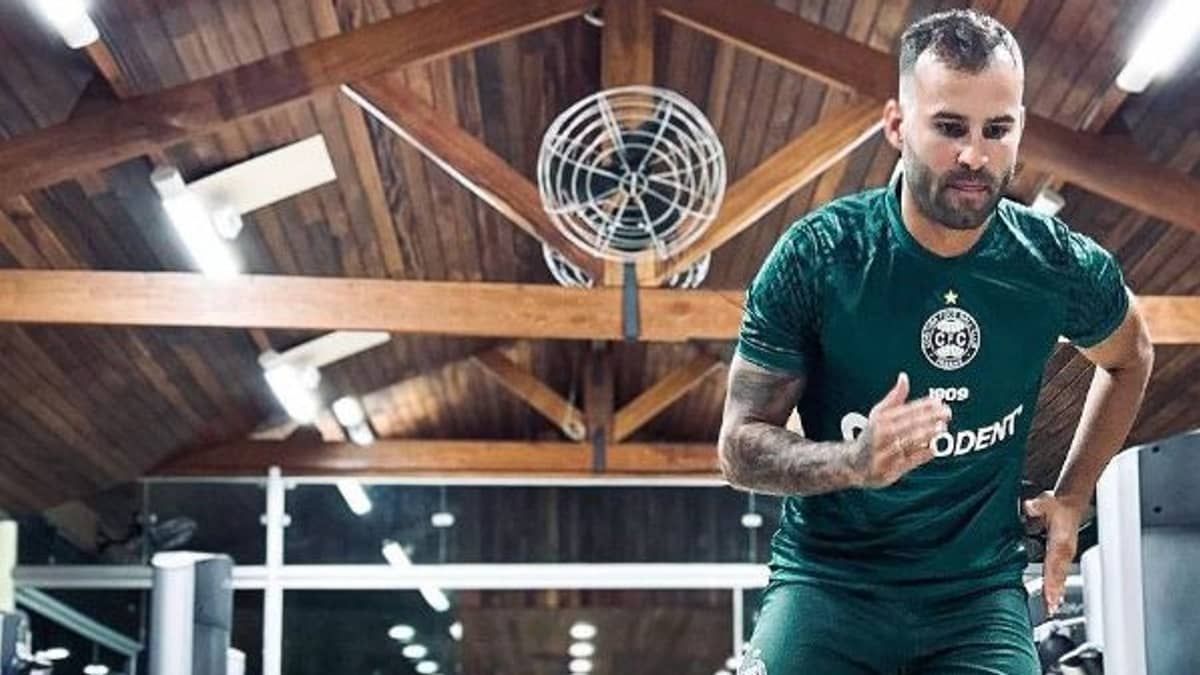 Coritiba registra dupla estrangeira no BID, e jogadores podem estrear contra Bahia