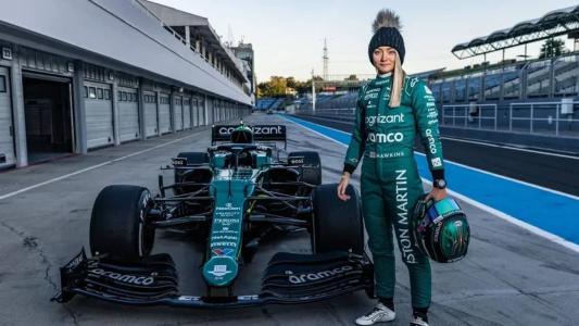 Jessica Hawkins é a primeira mulher a pilotar carro de Fórmula 1 desde 2018