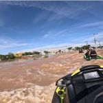 Vídeo: surfista amigo de Pedro Scooby mostra resgate de jet ski no RS