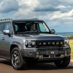 Jetour T2: SUV híbrido tem três motores e detecta alagamentos