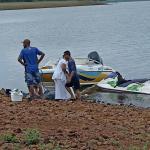 Batida entre lancha e jet ski mata adolescente e homem no interior de MG