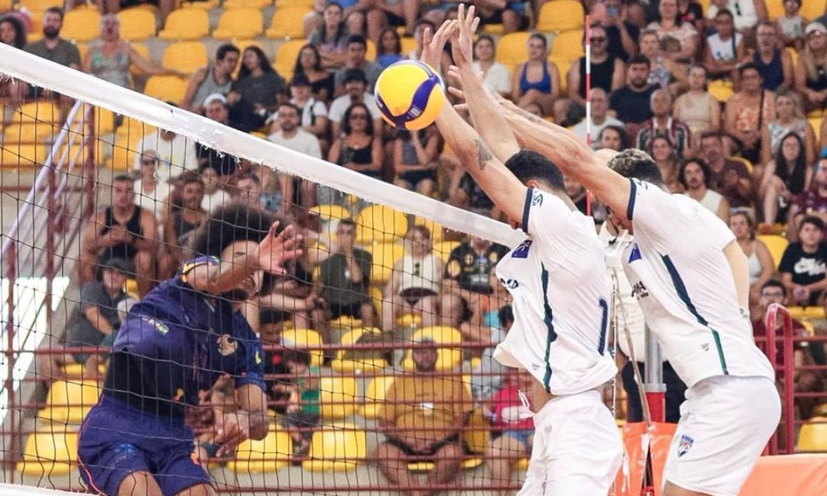 Imbatível: JF Vôlei supera Maringá e segue na liderança da Superliga B 2024/2025