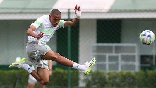 Jhon Jhon, um dos jogadores formado no Palmeiras que renovou contrato