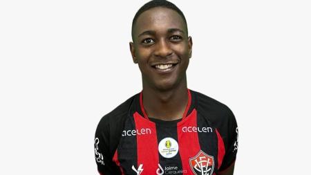 Jhonny Lucas foi oficializado como novo reforço do Vitória