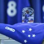 Jogador se derrete pelo Cruzeiro ao completar 'metade da vida' no clube