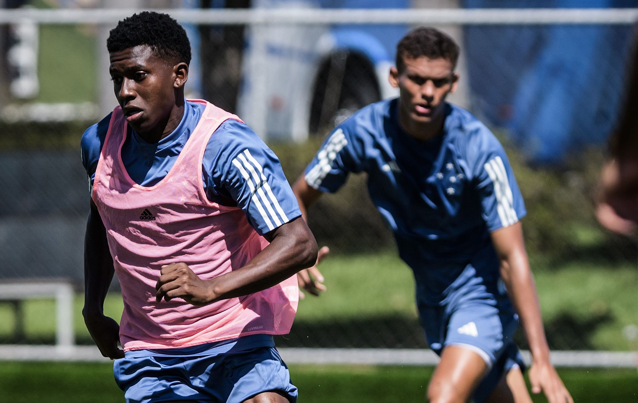 Cruzeiro tem jovem da base relacionado para jogo com Atlético-GO; veja lista